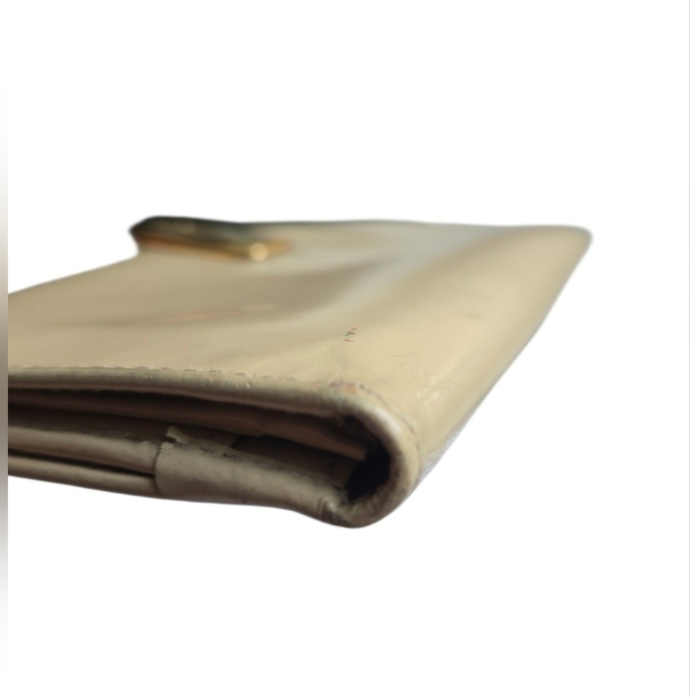 Gucci Vintage Patent Leather Nude Wallet with Gold Accent Clasp - Picture 6 of 16